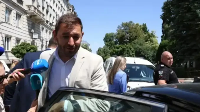Никола Барбутов